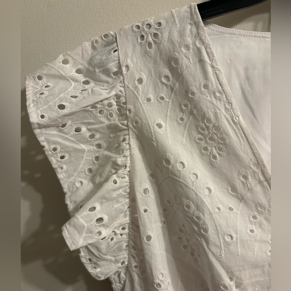 Express Eyelet Peplum Top - Picture 2 of 5